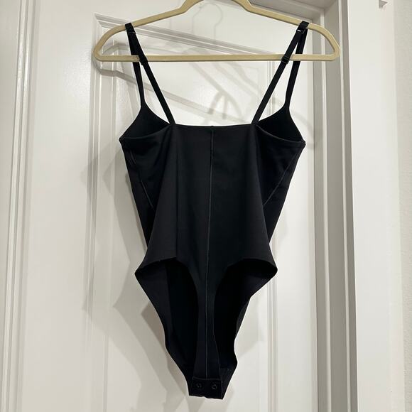 NEW SKIMS Ultimate Body Push-Up Thong Bodysuit in Onyx Size Medium - Picture 5 of 8